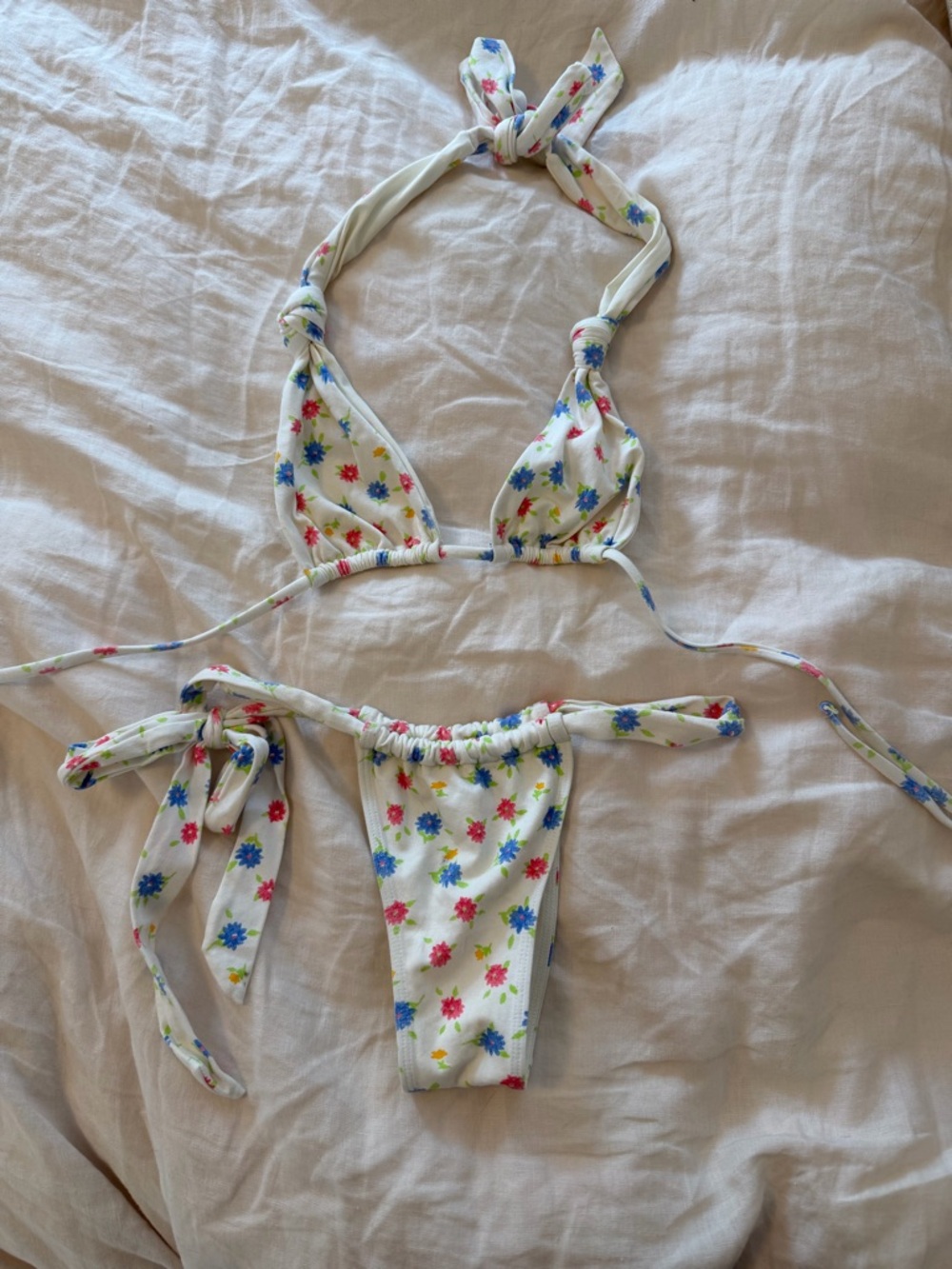 Women’s White Floral Tie-Side Bikini - Picture 2 of 2